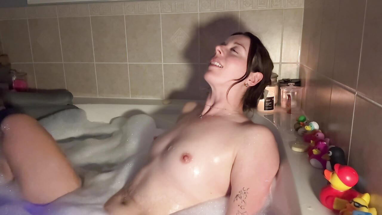 Burbujas y orgasmos de la hora del baño