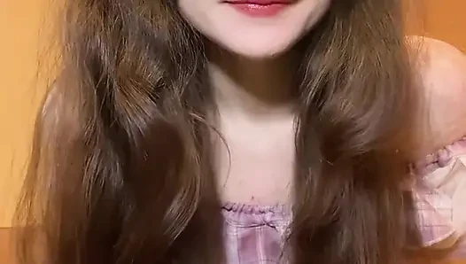 Жестокая госпожа в короткой юбке и высоких каблуках - зажимы для сосков, давка дилдо и суровое унижение