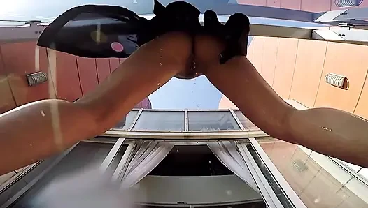 Pisseuse Jasmine Rouge - Filthy German Piss Queen Unleashes Massive Golden Streams