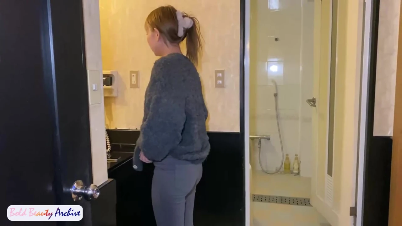 Anne güzelliğini vurgulayan kutsal bir sezon anı yumuşak bir şekilde gözlemleniyor