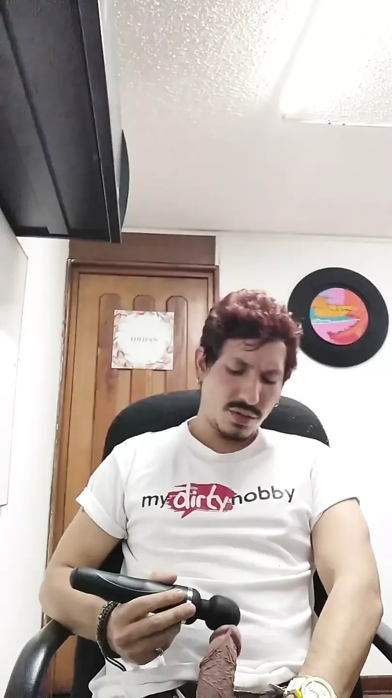 Domi kiveri az irodában