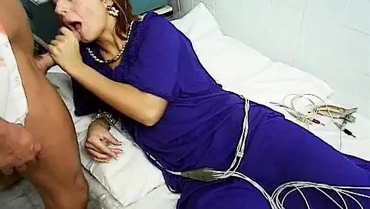 Cewek perancis dientot habis-habisan sama dokter