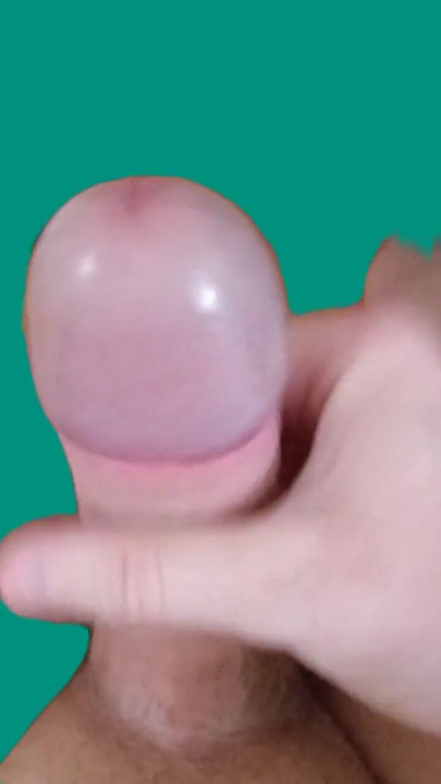 「GRANDPA BIG COCK JOCKER'S COCK - HOT TRANS」の重要な瞬間