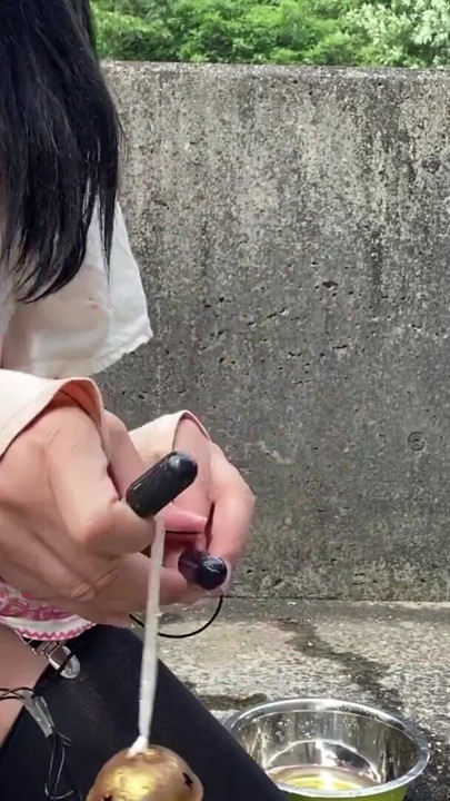 No.252 Outdoor Dog-Dog Pose Pee | Clip 1