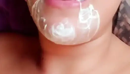 Klebrige bubblegum Gesichtsbesamung - nackt pOV - bunny Looner