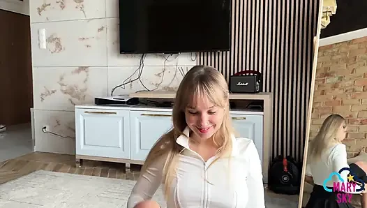 Моя Младшая Сводная Сестра Хочет Прикоснуться К Моему Хую
