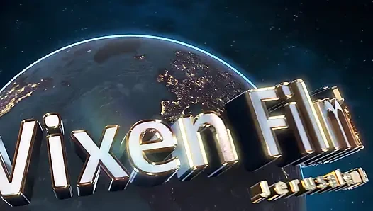 Наблюдаю за Amelie в душе