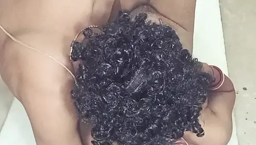 Pasangan sange india lagi asik nyepong dan ngentot kontol sampai dicrot di perut