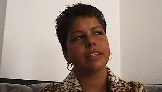 Big ass ebony slut rubs and fingers her pussy at the casting