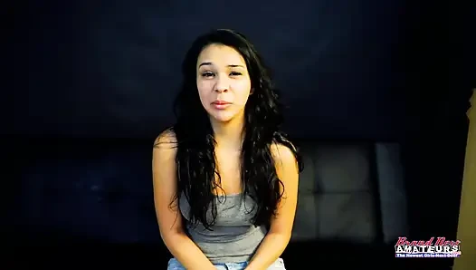 Zierliche tätowierte brünette sabrina heiße blowjob-session!