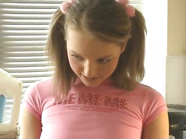 ใน Britney Intimacy... กล้วยน้ําเงี่ยนไหลเยิ้ม