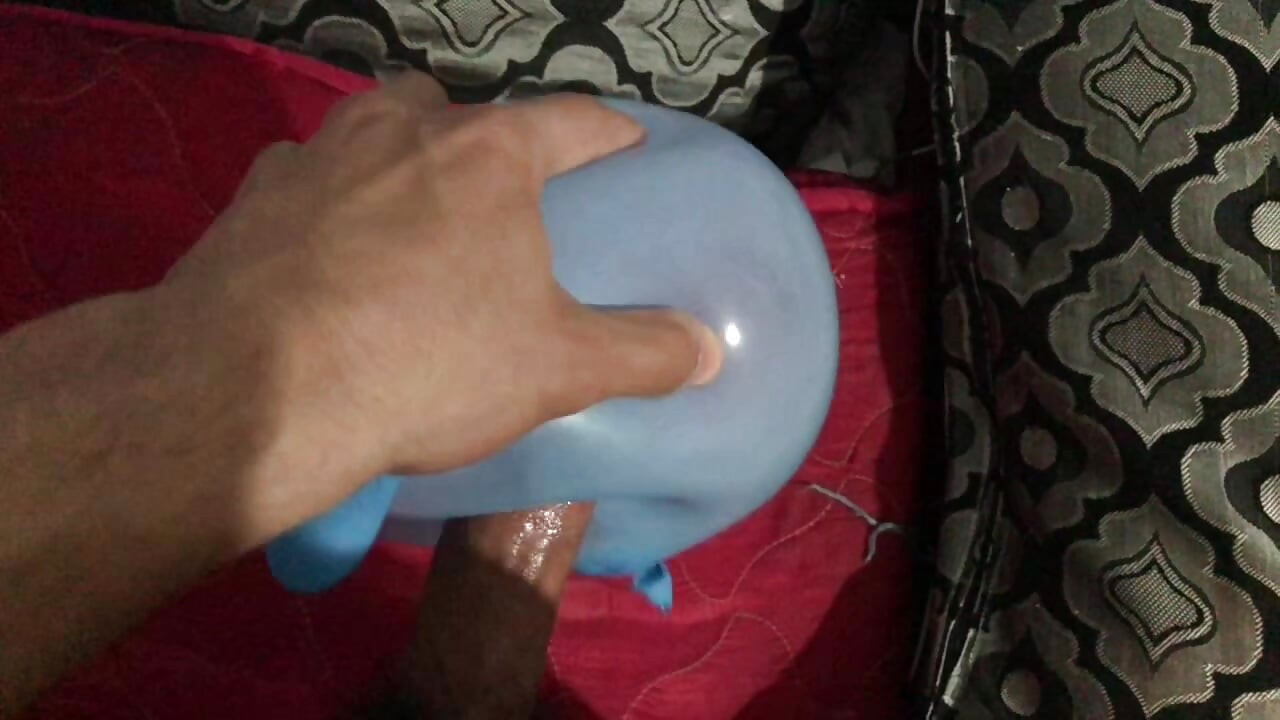 Релаксация със син балон с AmenableClock8