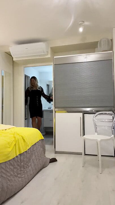 Yeni kıyafetimi tanıtıyorum.
