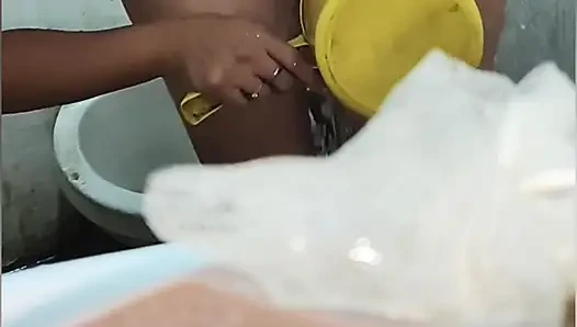 Nakikiligo nalang tirahin pa ako.
