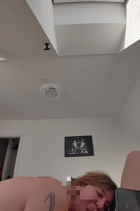 내 자지를 빨아주는 바람둥이 마누라