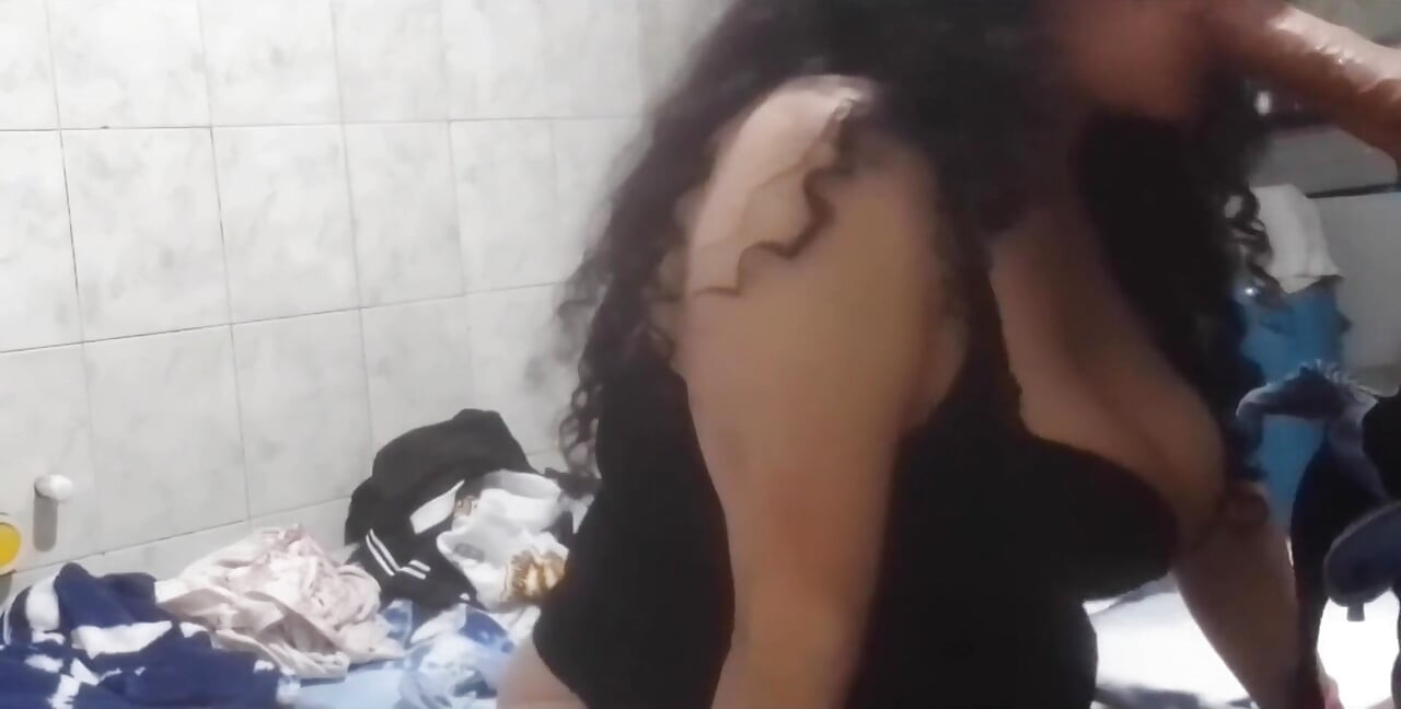 My Friend's Mom Saw My Porn Videos and Couldn't Resist Giving Me a Blowjob and I Fucked Her Deliciously!! I Left Her Very Satisf
