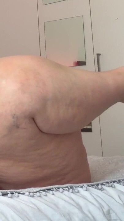 bbw open her pussy for bbc creampie | Clip 1