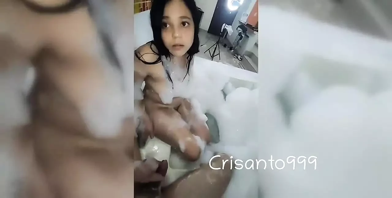 Pegando cadela menina em passo