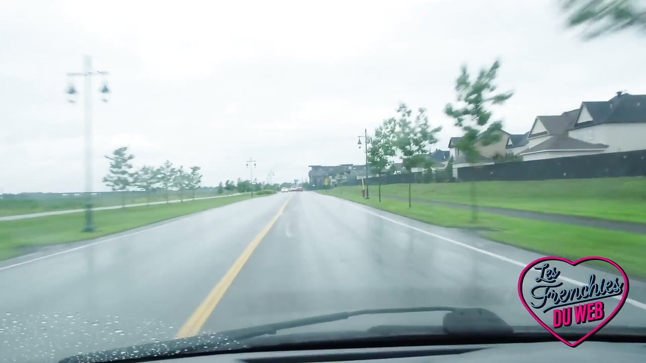 Fanny, μια πανέμορφη, πλούσια γυναίκα με μια πολύ άτακτη πλευρά