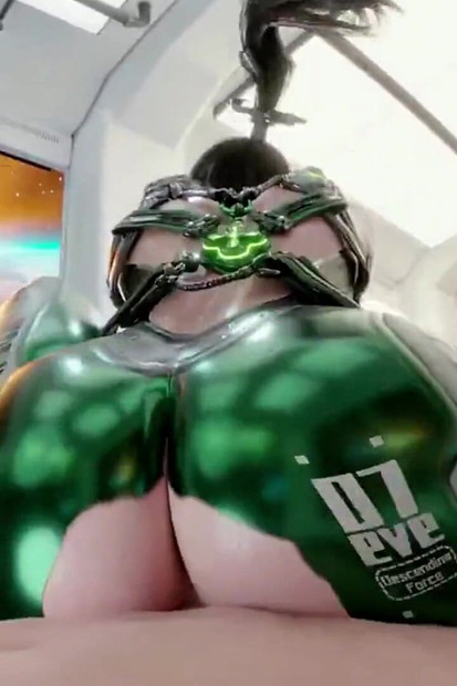 Thicc Tlustý zadek Eve dostane kundičku ošukanou ve vesmírném výtahu, Kaisa Nohy šuká goonera, dokud se neudělá