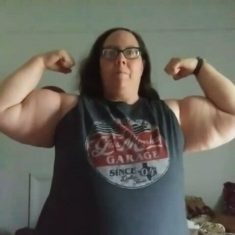 BBW mit Bizeps 2
