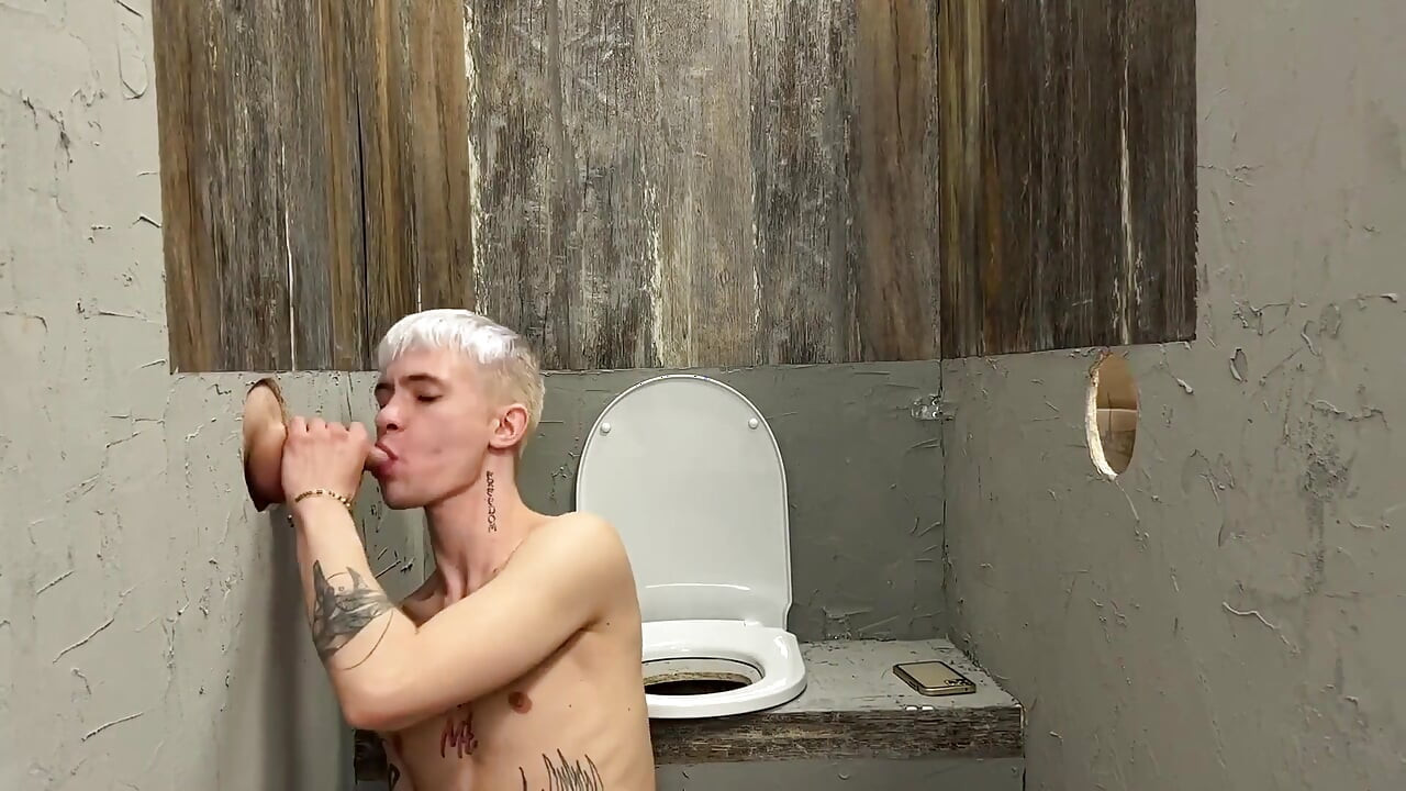 I Went to Masturbate in the Toilet, but in the End They Stuffed Me in My Mouth and Ass