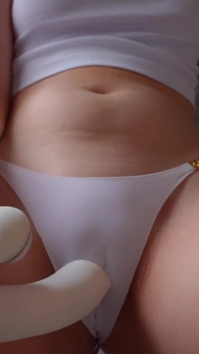 Key moment from "Horny Girl Masturbating Pussy With Vibrator ASMR"