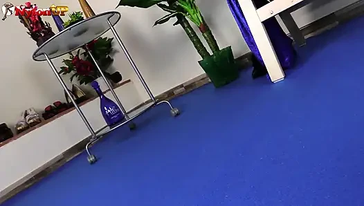 Alexya, das schöne schätzchen liebt ihre füße