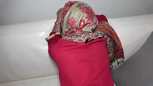 Adik tiri berhijab dientot sama abang tirinya yang muslim