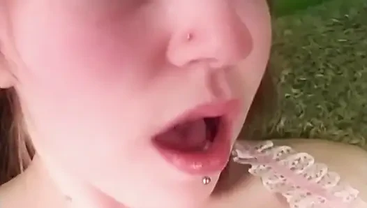 Islak amcıklı bir lezbiyen