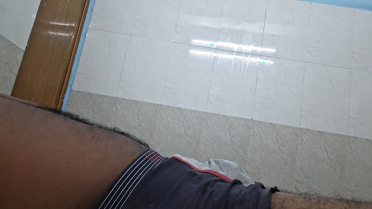 Cewek itu crot dan dicrot di dalam mulutnya
