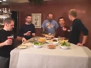 Orgía de chicos de papi