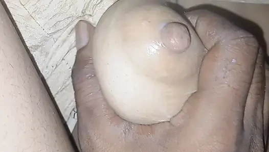 night mai bhabhi ke boobs dabye full part enjoy