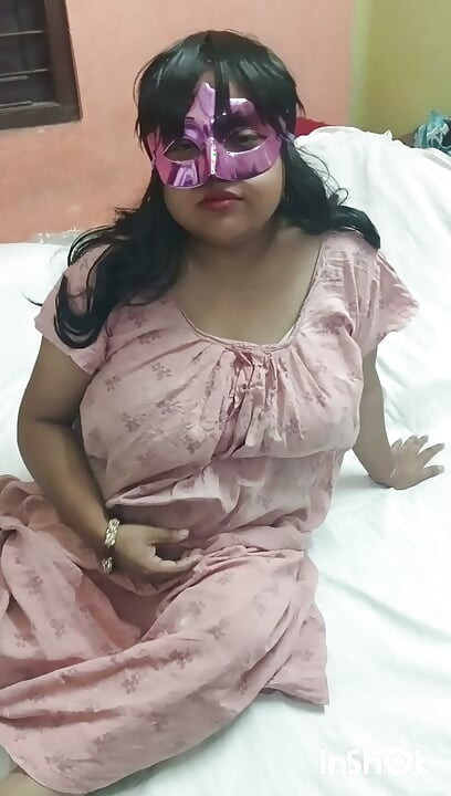 Pati ke pit piche susurji ke sath bahurani ko bistarme