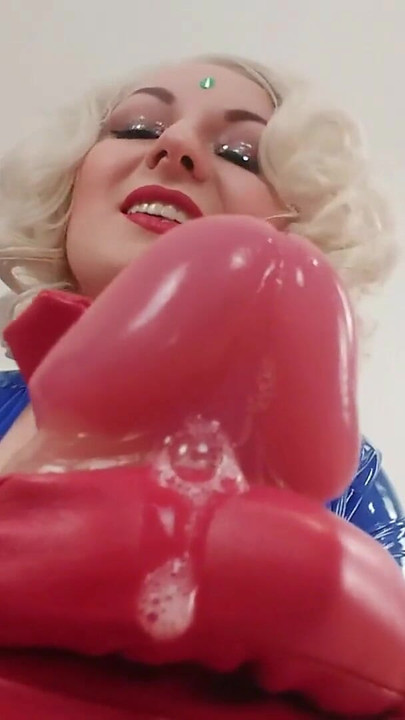 Magával ragadó pillanat a "FemDom POV cuckold dirty talk free porn video - fétis szőke Arya Grander"