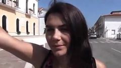 Studentessa Italiana Scopata all'Aperto