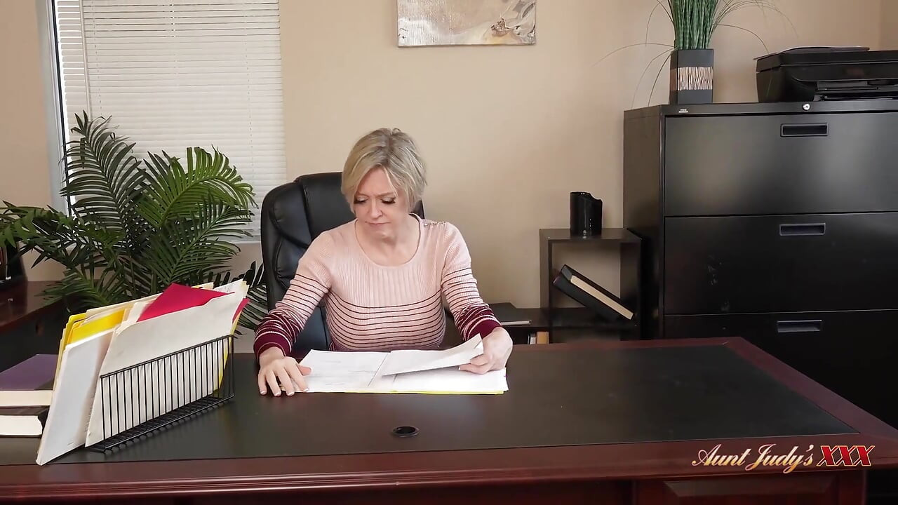AuntJudysXXX - Busty Boss Lady Dee Williams Fucks Her Lazy Intern