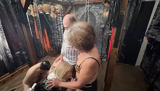 Bölüm 1:- Lanista Bear ve Blackberry milf 3 yaramaz itaatkarı domine ediyor.