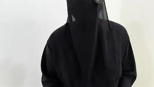 Istri berhijab yang cantik dientot sama bosnya demi pekerjaan promotion__ desi hd xxx