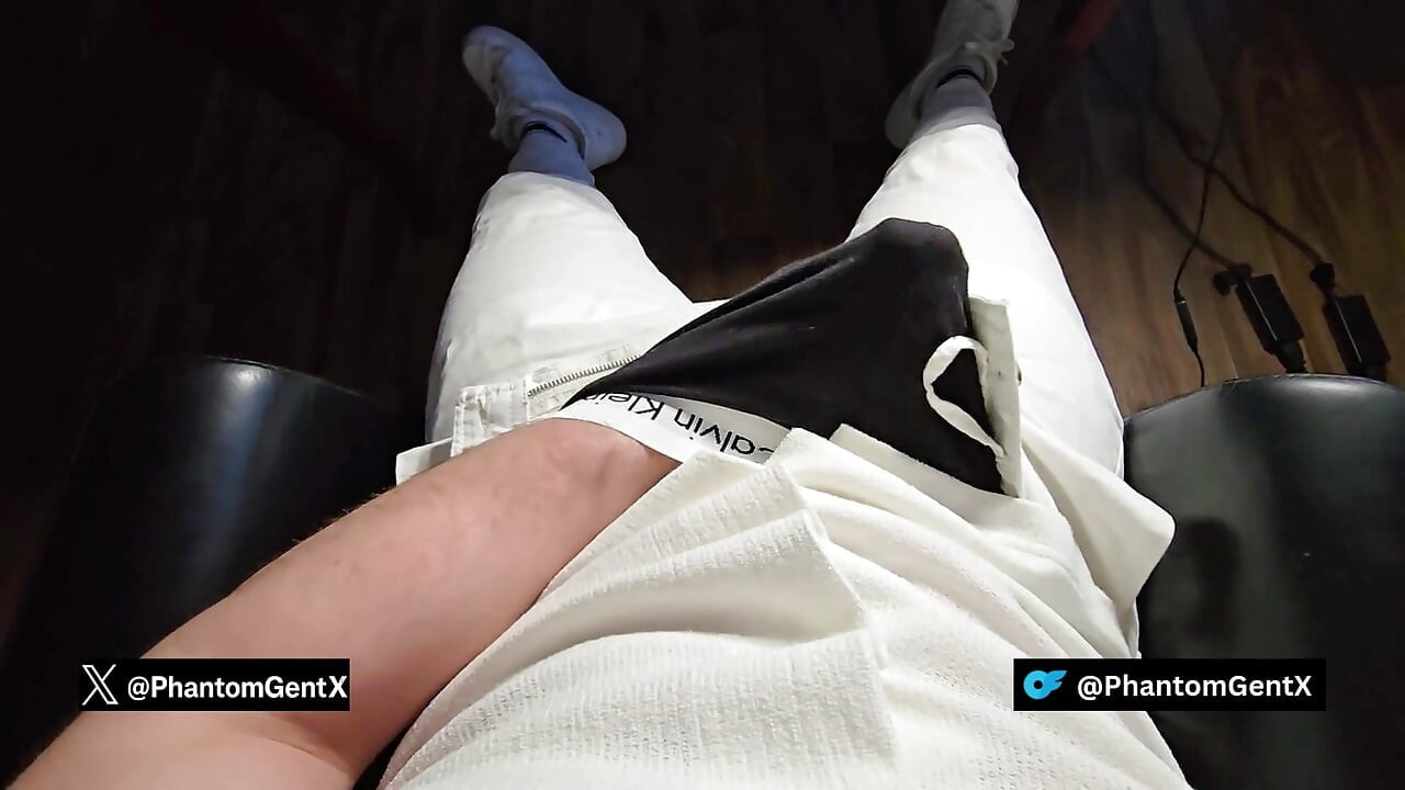 German Daddy has to jerk off quickly before going out - PhantomGentX