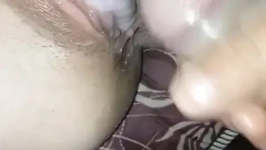 Menikmati kontol kecil gadis kulit putih nakal