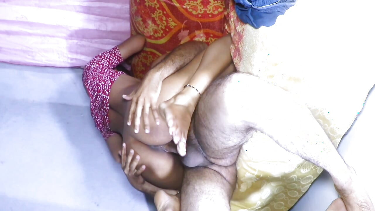 Very horny bhabhi jumping on delivery boy's dick.18+ hot bhabhi DOGGY style. Padhos ki seema bhabhi