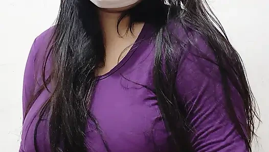 Dul kadın tek başına amcık oynarken azdırıyor