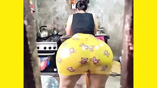 She dances well slutty with her yellow skirt