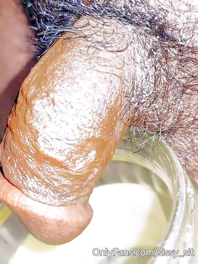 Sissy shemale piss like a slave