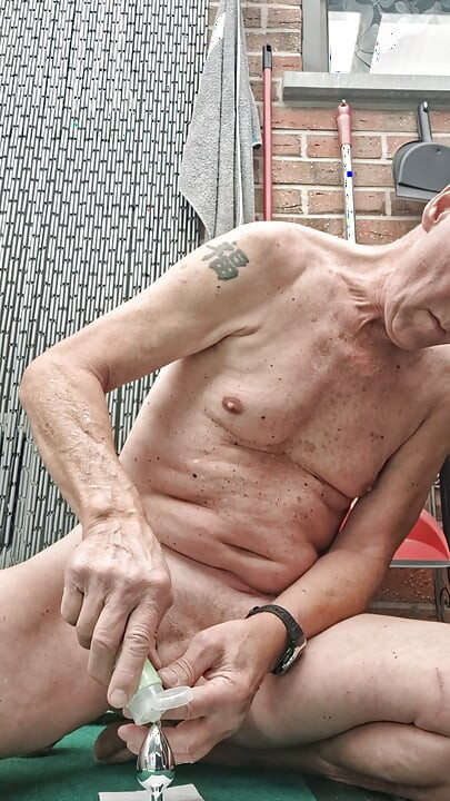 EXHIBITIONIST GRANDPA SOFT TO BIG DICK BUTPLUG BONDAGE SEXSHOW CUMSHOT