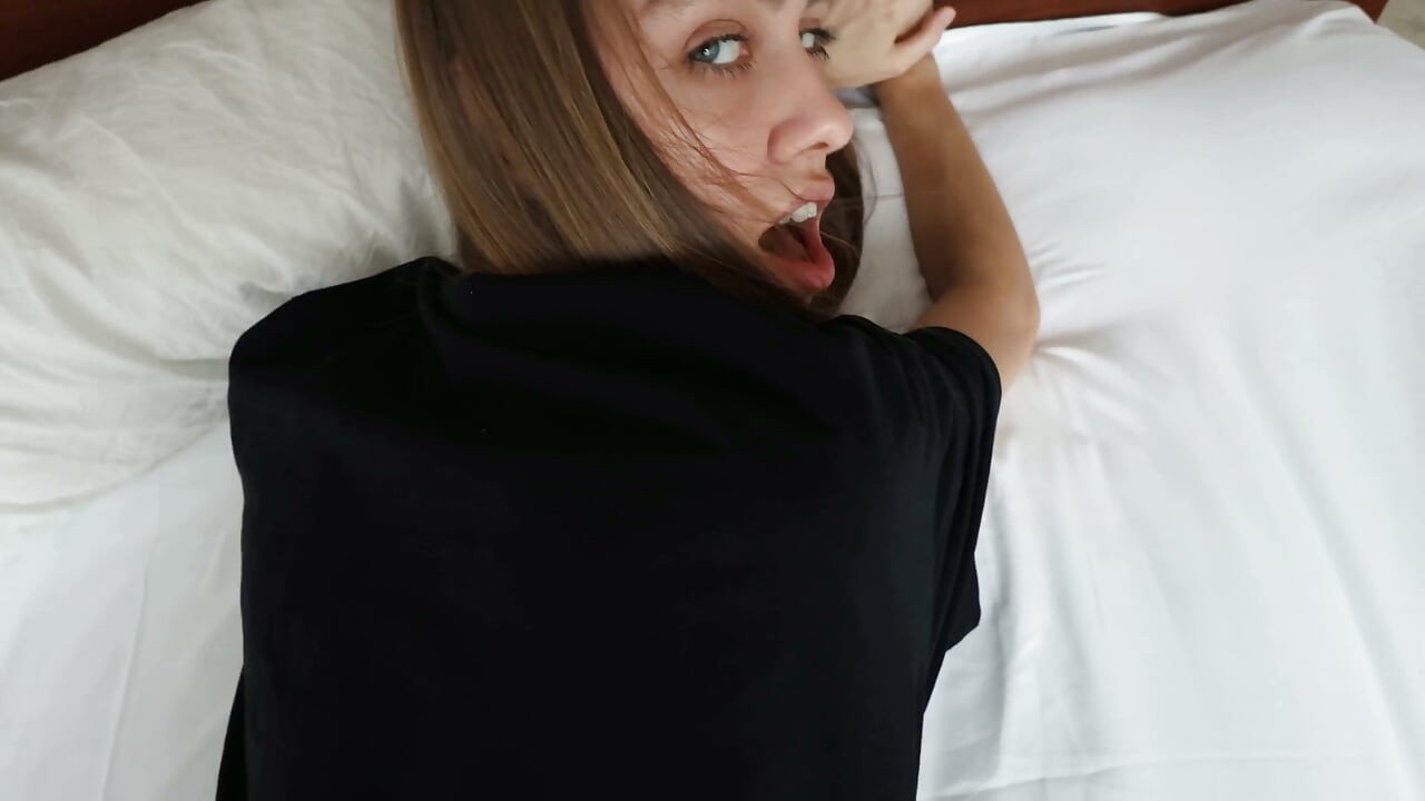 Jogando Novo Jogo com a Meio-Irmã Gostosa - Sonya Super Terapia