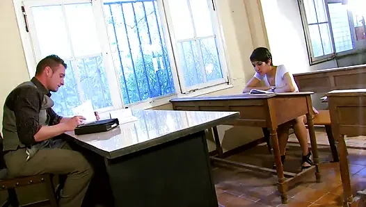 Üniversitede sert sikiş - tıraşlı amcık