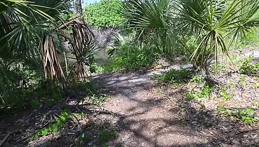 Bts Naturspaziergang und Masturbation auf dem Trail