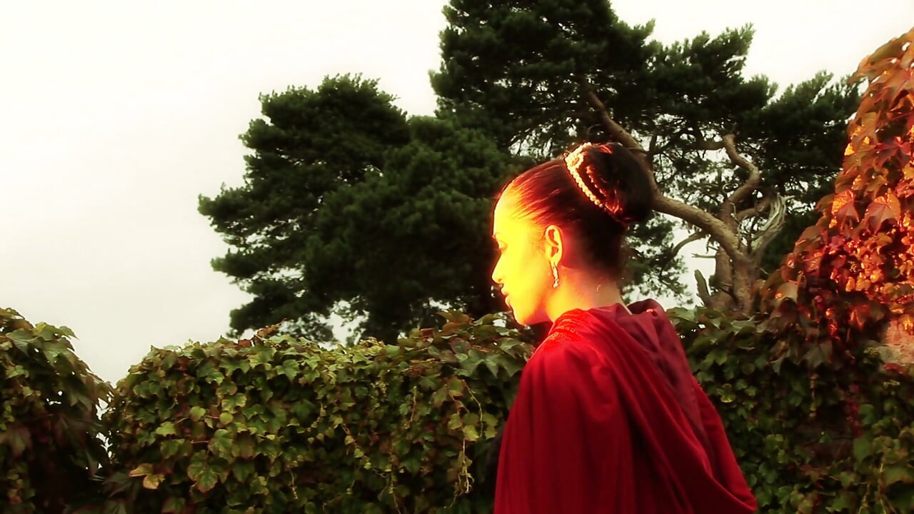 Lady Macbeth expone a su marido a pensar en brujas o expresiones oraculares